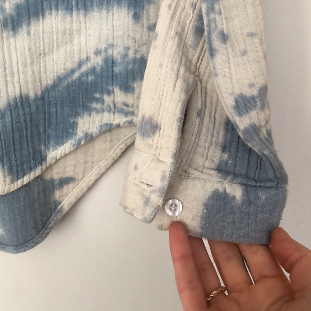 Sky Button Up - image 3